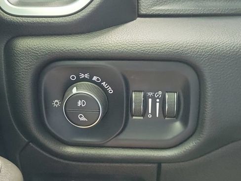 Used 2025 RAM 1500 Big Horn RWD image 26