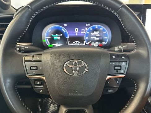 Used 2024 Toyota Crown AWD/4WD image 27