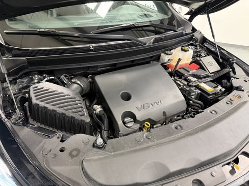 Used 2024 Buick Enclave Avenir w/ Avenir Technology Package image 32