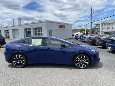 New 2026 Toyota Prius Plug-In Hybrid FWD image 2