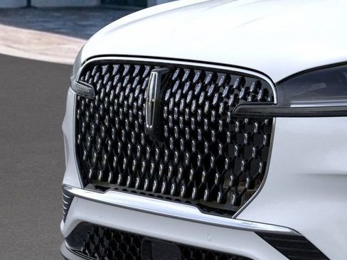 New 2026 Lincoln Aviator 2WD image 17