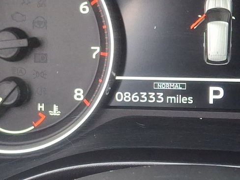 Used 2024 Mitsubishi Outlander ES image 19