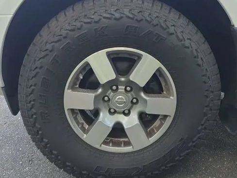 Used 2012 Nissan Frontier PRO-4X AWD/4WD image 38