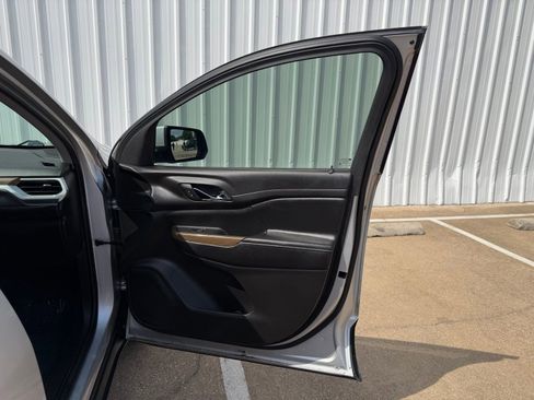 Used 2019 GMC Acadia SLE FWD image 26