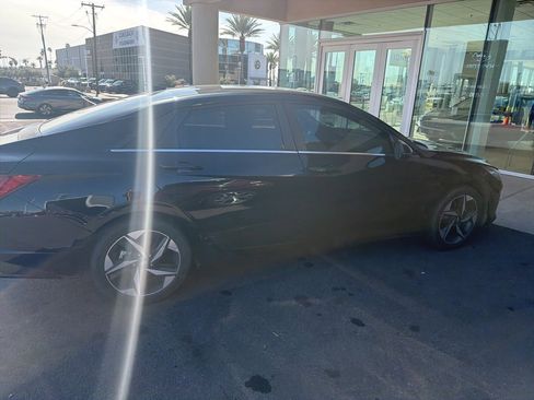 Certified 2023 Hyundai Elantra Limited image 9