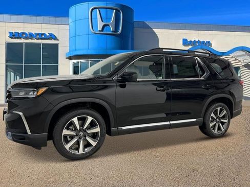 New 2025 Honda Pilot Touring image 3
