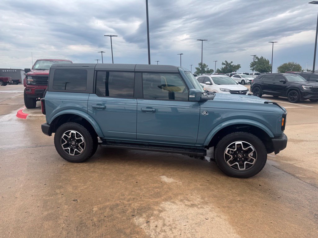 Used 2023 Ford Bronco Outer Banks AWD/4WD image 2