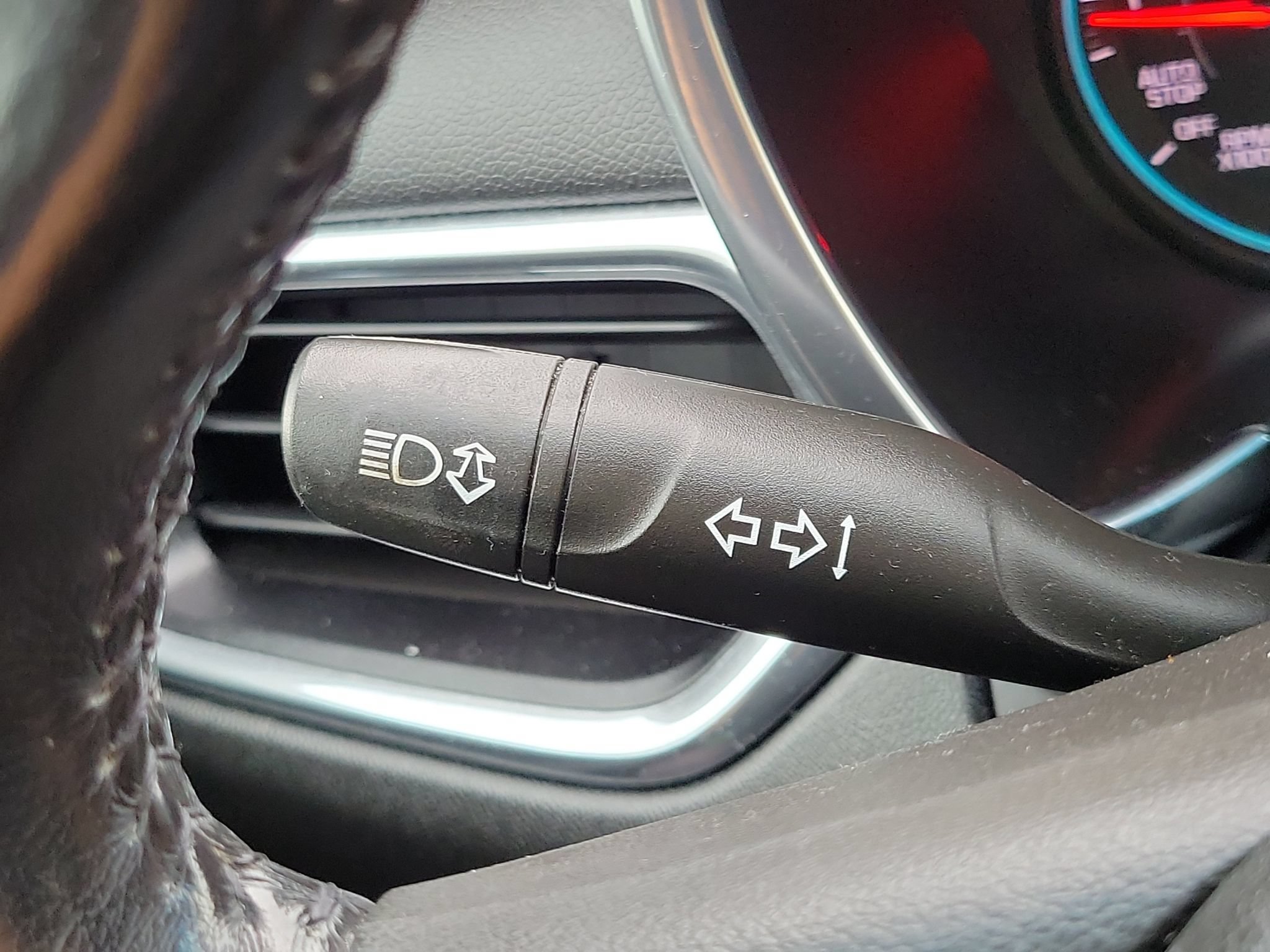 Used 2019 Chevrolet Equinox LT w/ Sun & Navigation Package FWD image 14