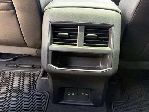 Used 2023 Volkswagen Atlas Cross Sport SE w/ Panoramic Sunroof Package FWD image 25