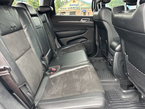 Used 2020 Jeep Grand Cherokee Altitude AWD/4WD image 16