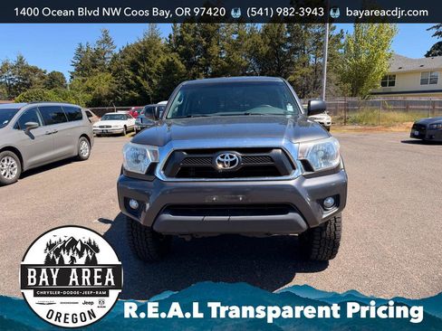 Used 2015 Toyota Tacoma 4x4 Double Cab w/ TRD Off-Road Package image 2