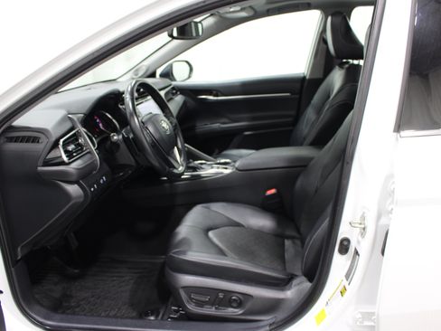 Used 2020 Toyota Camry XSE w/ 4 Season Floor Mat Package FWD image 2