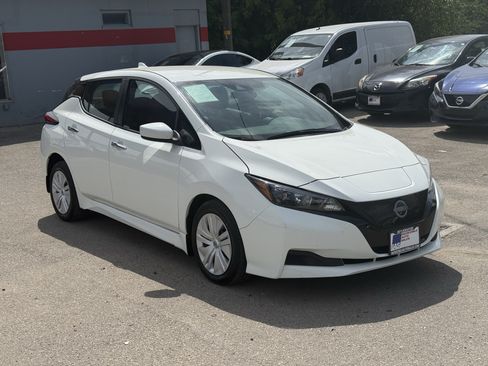 Used 2025 Nissan Leaf S FWD image 2
