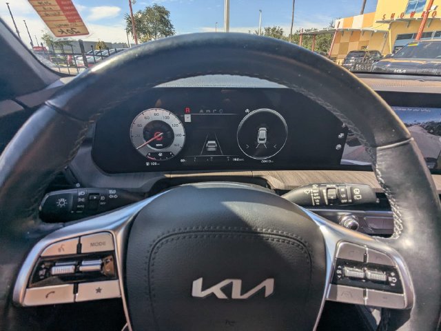 Used 2024 Kia Telluride SX Prestige w/ Towing Package AWD/4WD image 28