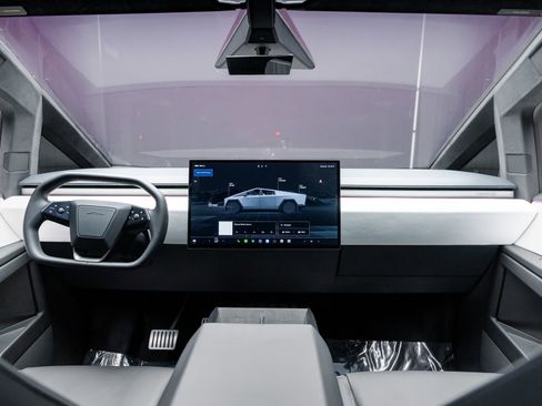 Used 2024 Tesla Cybertruck AWD Crew Cab image 47