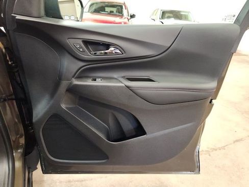 Used 2023 Chevrolet Equinox RS image 33