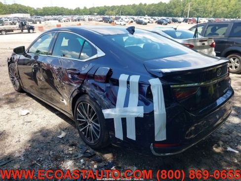 Used 2025 Lexus ES 300h w/ Premium Package image 3