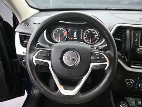 Used 2016 Jeep Cherokee Sport AWD/4WD image 17