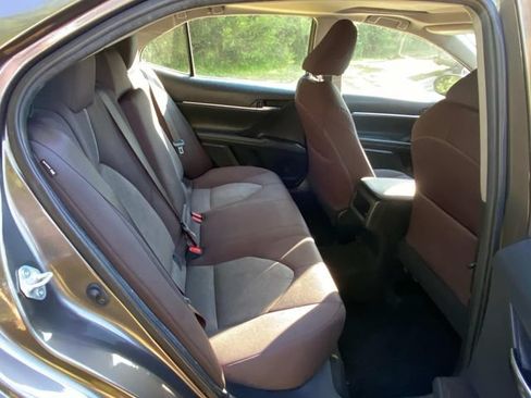 Used 2021 Toyota Camry LE w/ Convenience Package FWD image 32