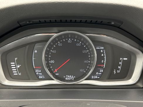 Used 2018 Volvo S60 T5 Dynamic w/ Vision Package FWD image 9