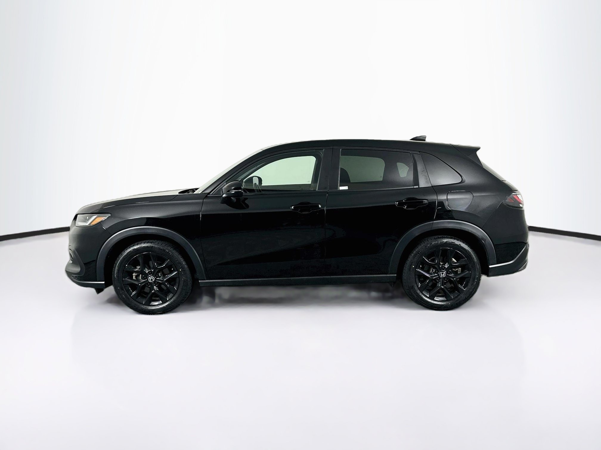 Used 2025 Honda HR-V Sport image 4