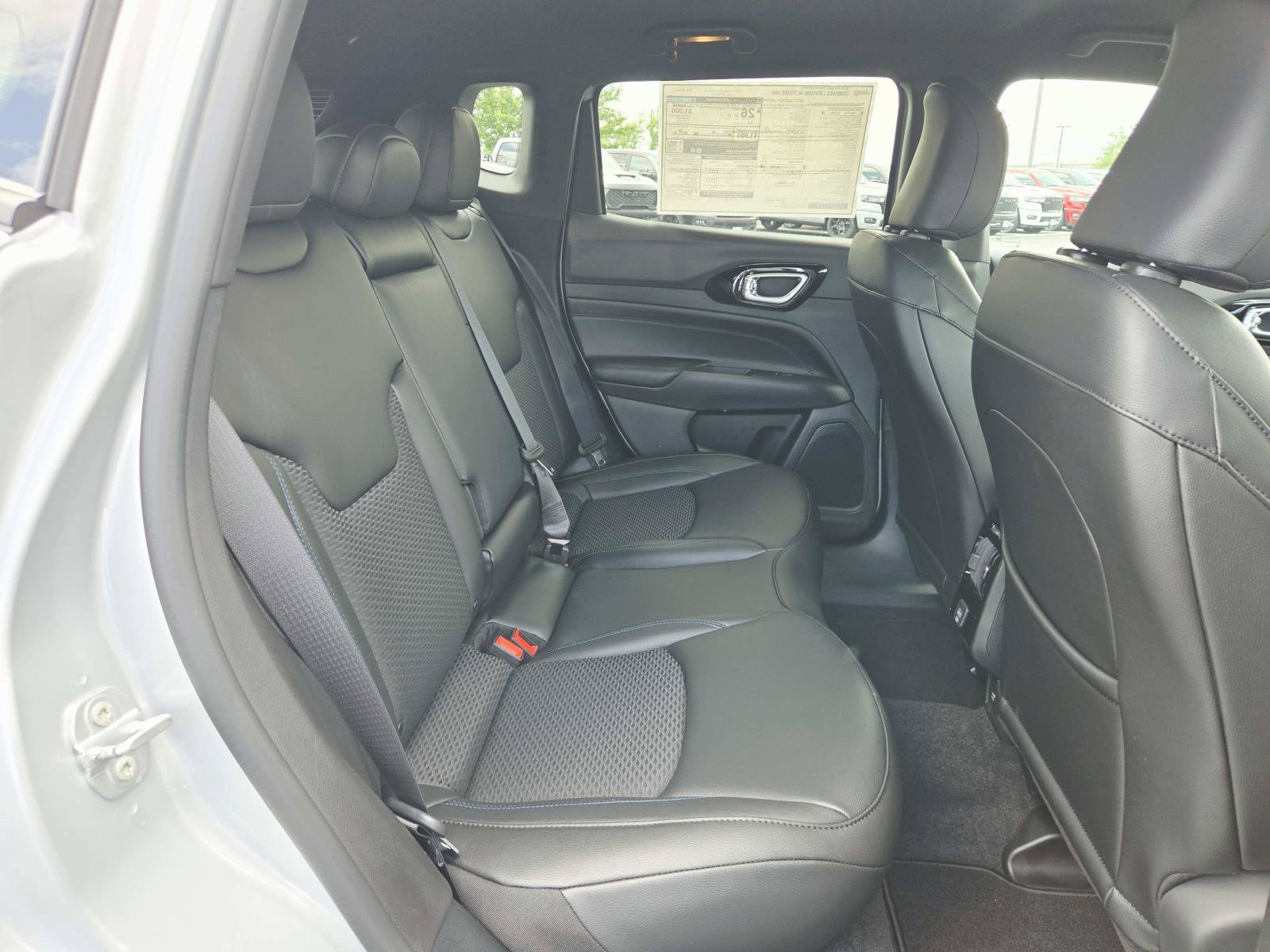 Used 2026 Jeep Compass Latitude AWD/4WD image 15