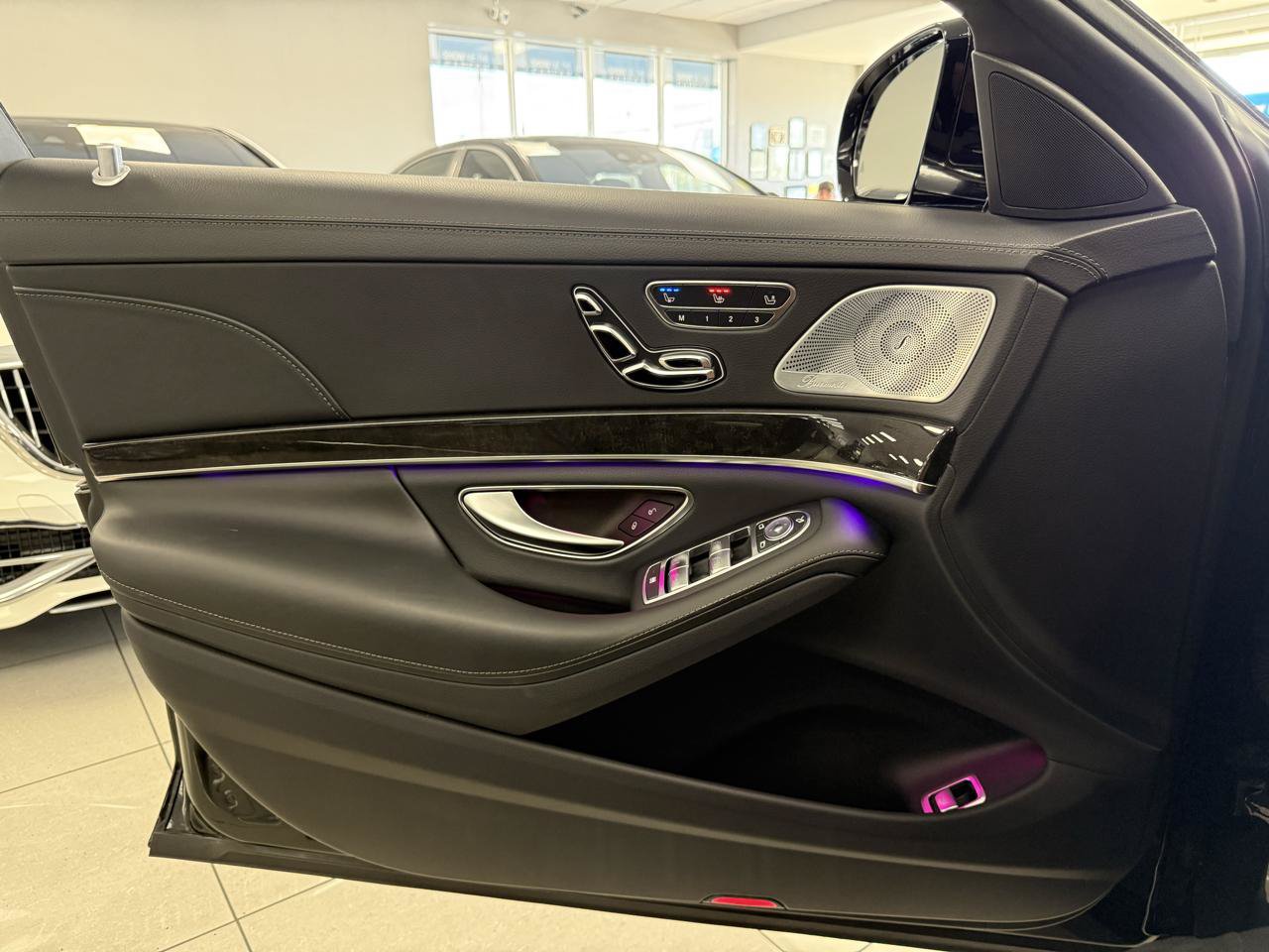 Used 2018 Mercedes-Benz S 560 Sedan image 8