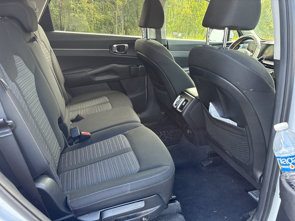 Used 2024 Kia Sorento LX FWD image 21