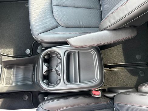 New 2027 Chrysler Pacifica Select AWD/4WD image 16