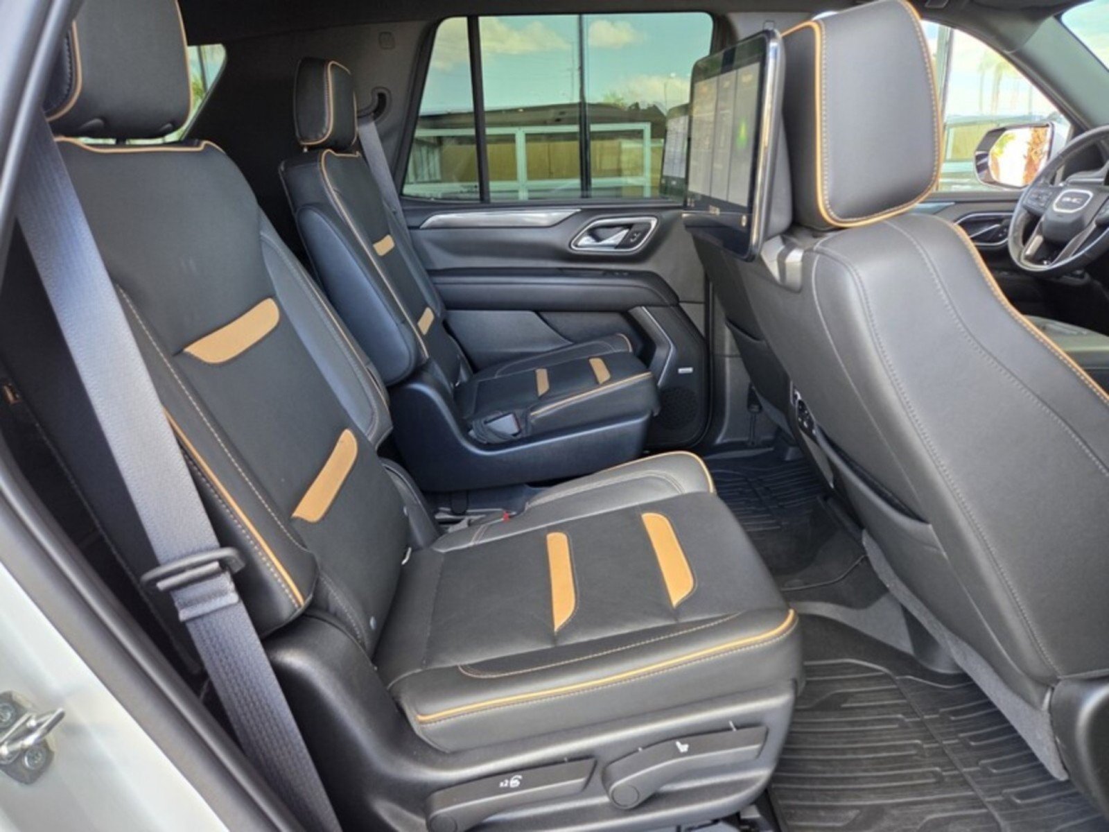 Used 2021 GMC Yukon AT4 w/ AT4 Premium Plus Package AWD/4WD image 20