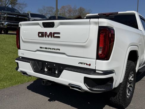 Used 2022 GMC Sierra 1500 AT4 w/ AT4 Premium Package AWD/4WD image 6