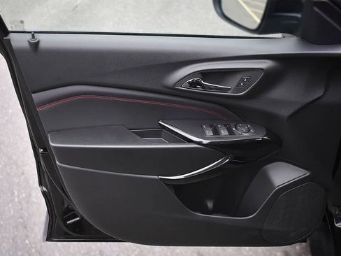 New 2026 Chevrolet Trax RS w/ Sunroof Package image 24