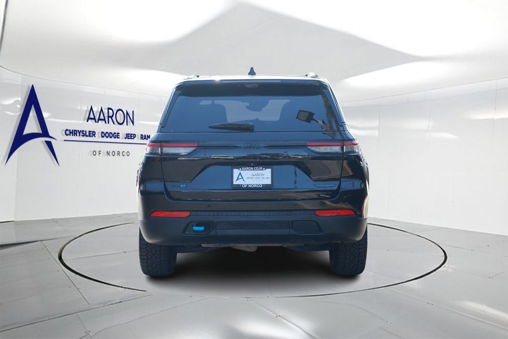 Used 2022 Jeep Grand Cherokee Trailhawk w/ Advanced Protech Group II AWD/4WD image 3