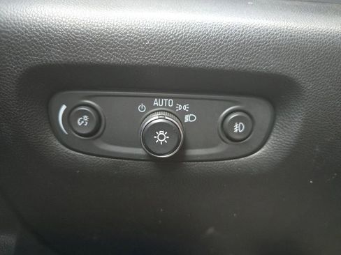 Used 2021 Chevrolet Traverse LT AWD/4WD image 15