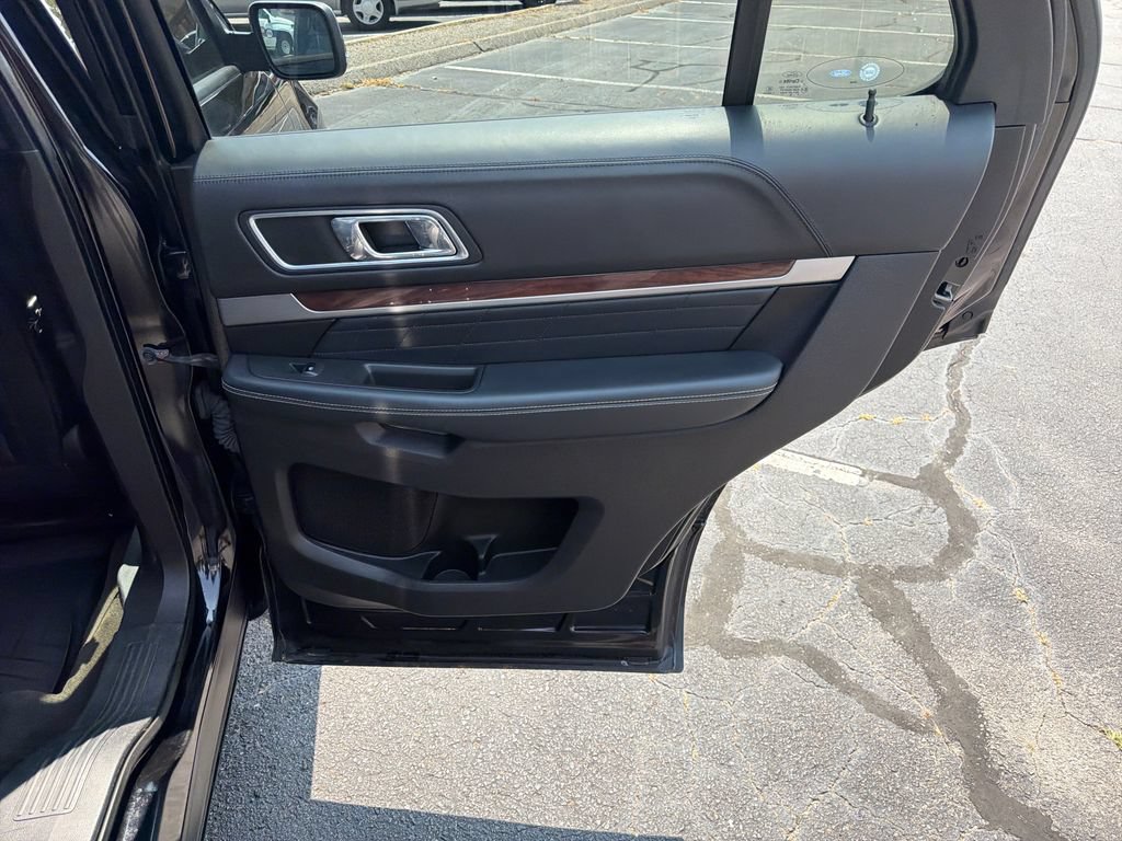 Used 2017 Ford Explorer Platinum AWD/4WD image 47