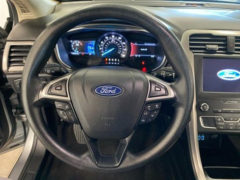 Certified 2020 Ford Fusion SE image 18