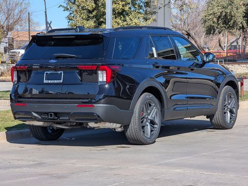 New 2026 Ford Explorer ST-Line w/ ST-Line Street Pack image 4