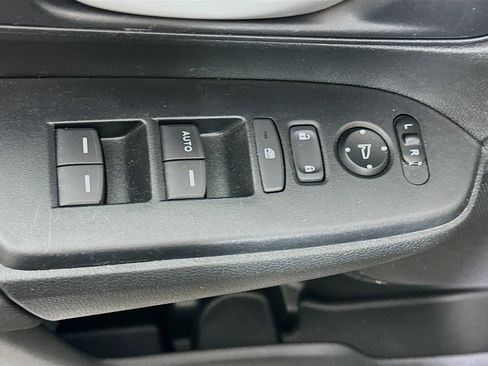 Used 2019 Honda CR-V LX image 15