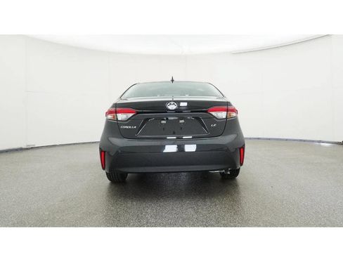 Used 2025 Toyota Corolla LE FWD image 29