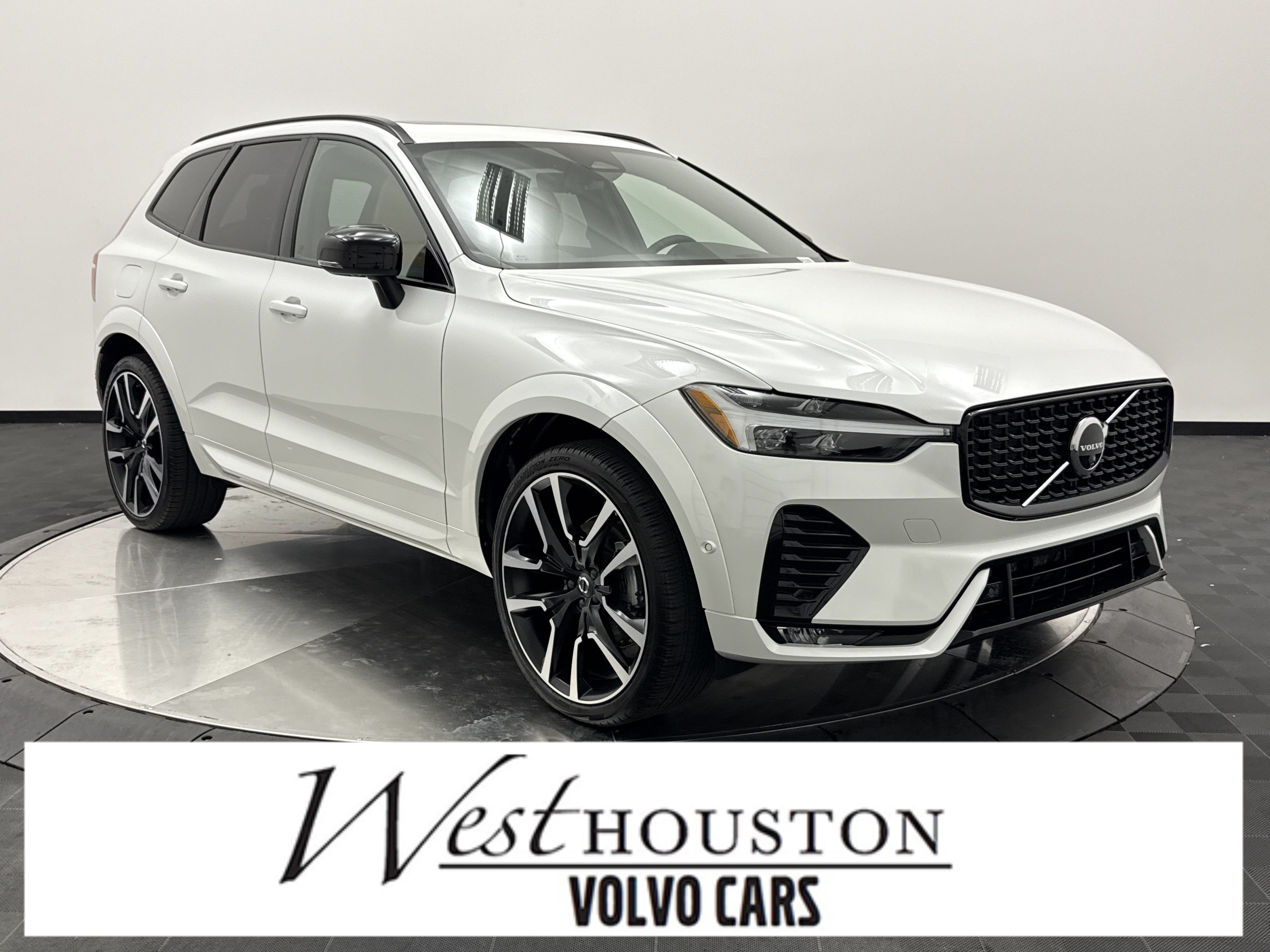 Certified 2025 Volvo XC60 B5 Ultra w/ Protection Package Premier AWD/4WD image 1