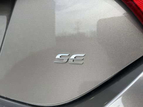 Used 2019 Toyota Corolla SE image 16