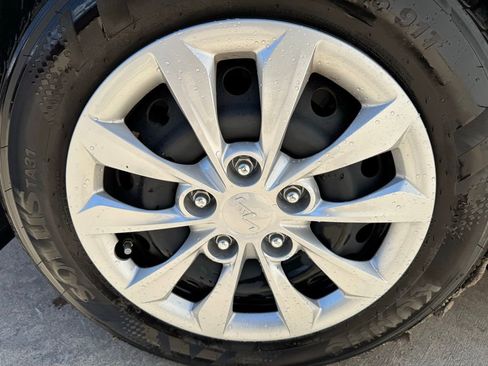 Used 2024 Kia Forte LX FWD image 6