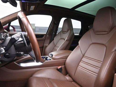 Used 2023 Porsche Cayenne Turbo w/ Premium Package Plus image 3