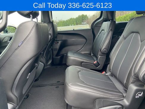 New 2026 Chrysler Pacifica Select FWD image 12