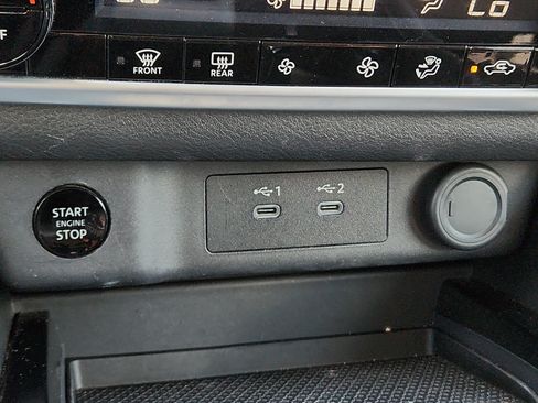 Used 2025 Nissan Rogue SV FWD image 16