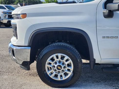 Used 2025 Chevrolet Silverado 2500 LT w/ Convenience Package AWD/4WD image 8
