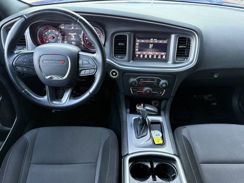 Used 2020 Dodge Charger SXT RWD image 21