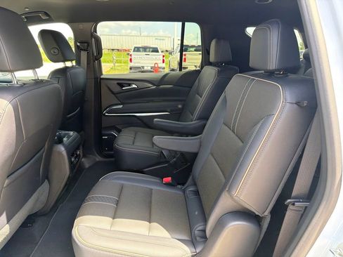 Used 2026 Chevrolet Traverse High Country AWD/4WD image 16