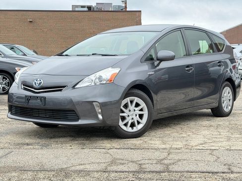 Used 2014 Toyota Prius V Three FWD image 2