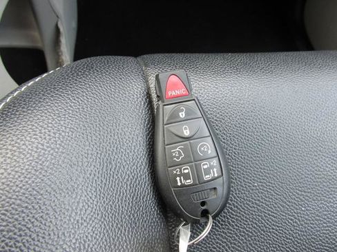 Used 2019 Dodge Grand Caravan SXT FWD image 15